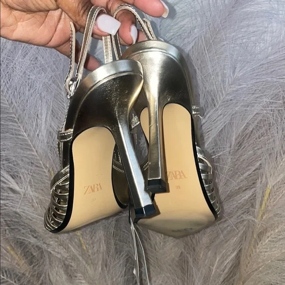 Zara Gold Pleated High Heels - Picture 4 of 4